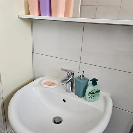 Sun Apartment *